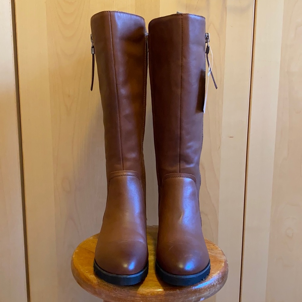 Naturalizer- NWT brown knee high boots (wide calf)
